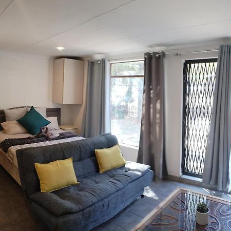 Atterbury Self Catering Studios Pretoria-Noord Eksteriør billede